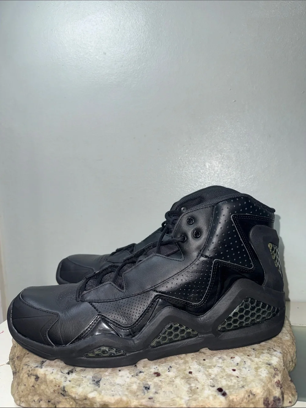 Reebok Men's Sermon-M Black Steel Retro Leather High-Top Sneakers Size 10.5